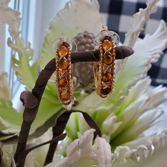 Signed Joan Rivers 3/4 Hoop Earrings with Gold tone and Amber tone Beads - Picture 8 of 10